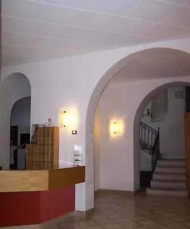Отель Moderno